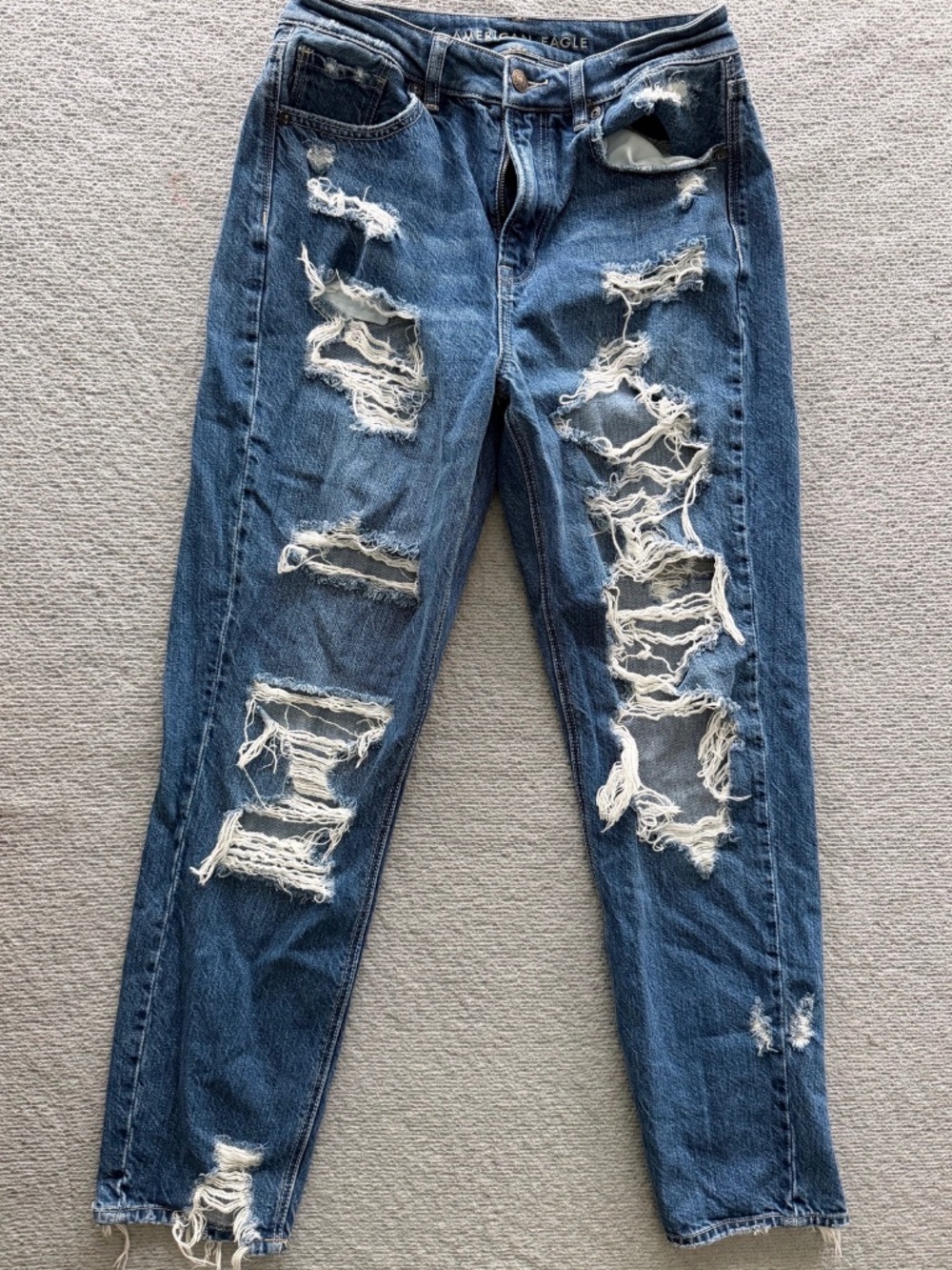 American Eagle Women's Mom Jeans Size 4 Medium Wash Distressed Thrashed Denim